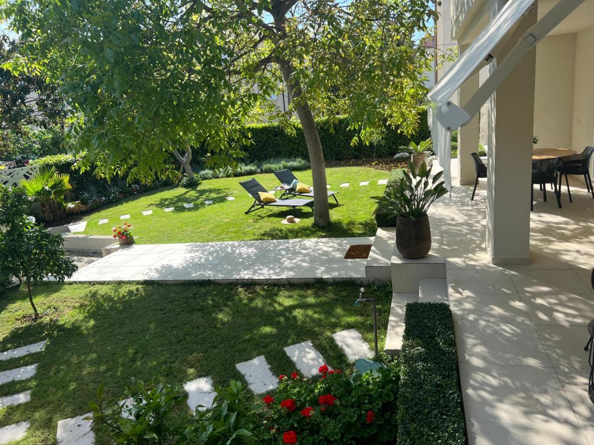 Garden Apartment Pakostane Exterior photo